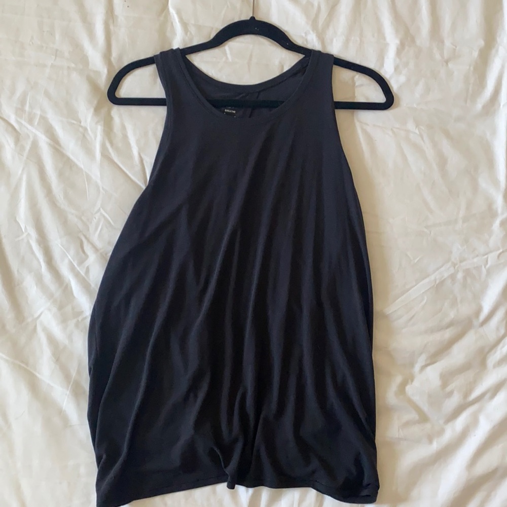 GAP Fit Breathe open tie-back tank